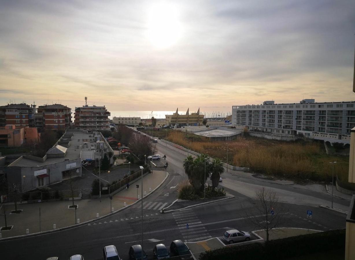 Grande, Vista Mare A 2 Passi Dalla Spiaggia Lido di Ostia Exterior photo